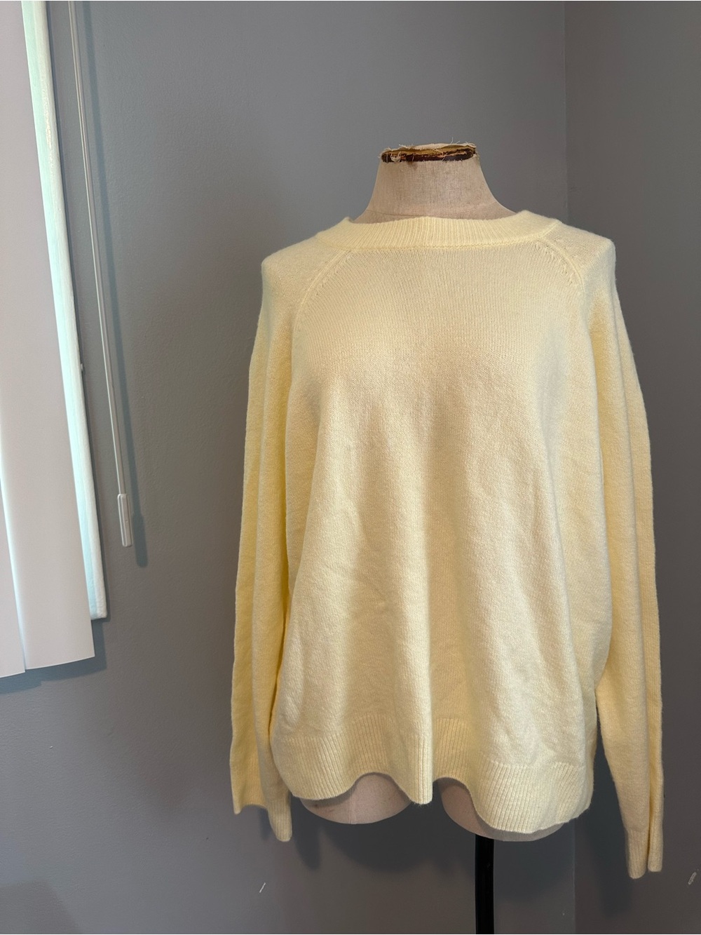 Vince Camuto Soft Pale Yellow Crewneck Sweater